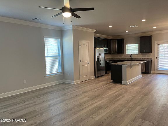2nd image of 214 Nandina Dr