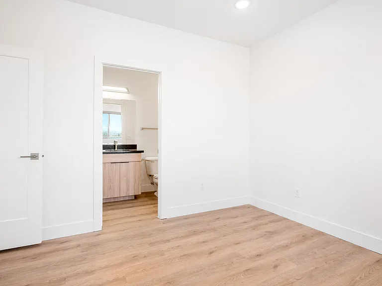 Shadow Ridge Apartments — Photo 24