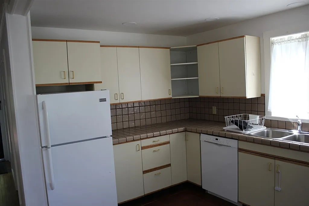 1 bed, 1.0 bath, 816 sqft, $3,300 — Photo 4