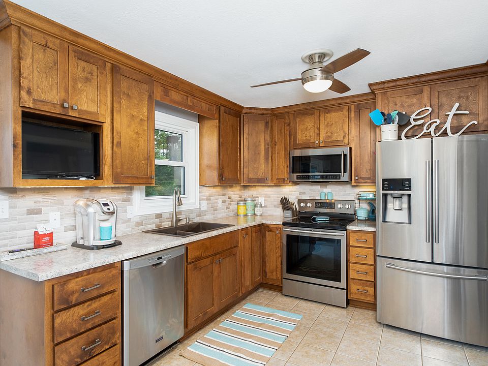2nd image of 3604 W Hilltop Dr