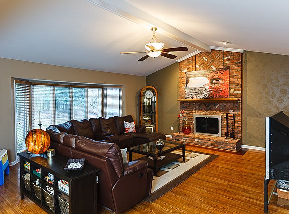 3rd image of 48260 Lakeland Dr
