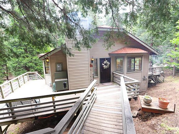 2nd image of 951 Oak Dr