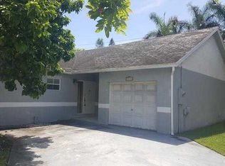 10230 NW 5th St, Pembroke Pines, FL 33026