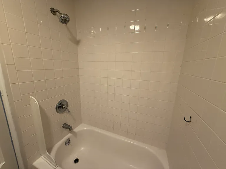 597 Park St #3 — Photo 5