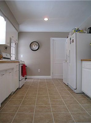 2nd image of 42 Heyhoe Woods Rd