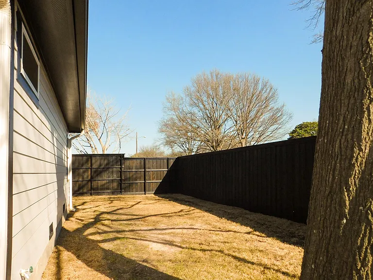 1001 Cardinal Ln — Photo 30