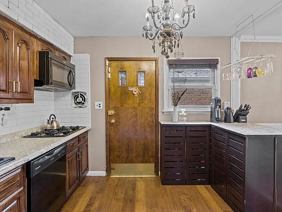 5th image of 16118 96th St