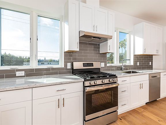 4th image of 2706 School St #10