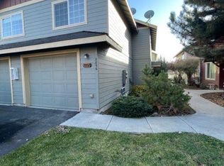 2852 SW Juniper Ave #2852, Redmond, OR 97756