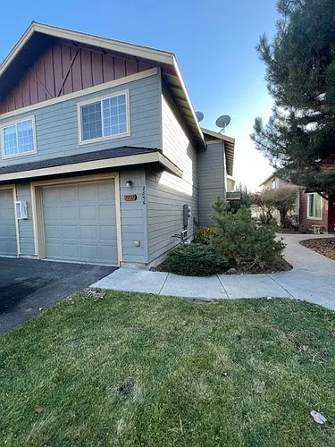 2852 SW Juniper Ave #2852 Photo 1