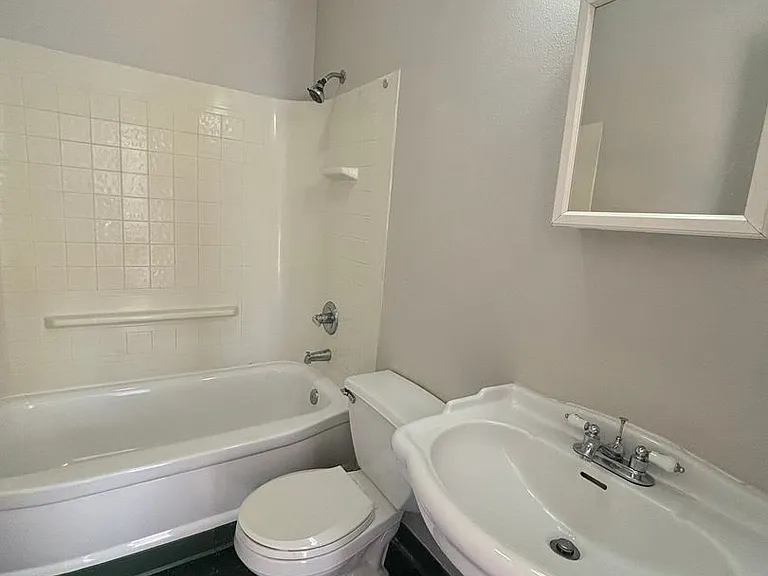 753-755 Saint Helens Ave — Photo 6