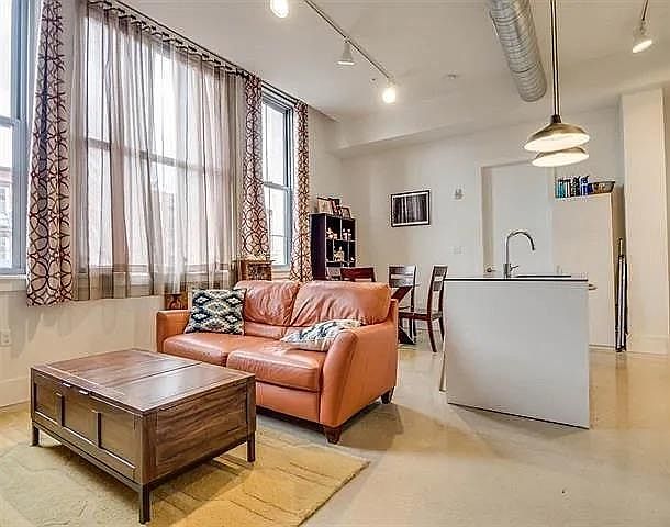 1st image of 8 Erie St APT 202