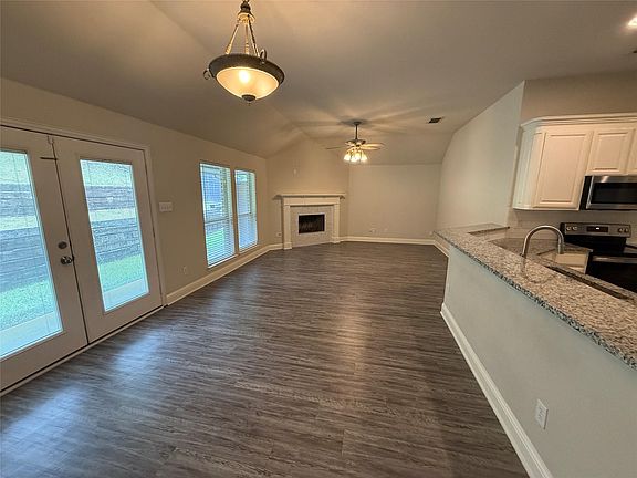 3rd image of 7341 Chambers Ln
