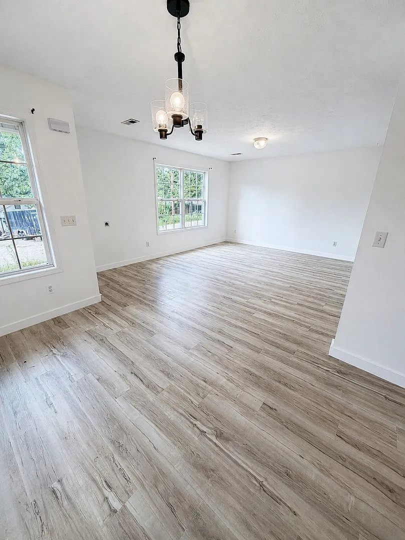 3 Bedroom | 2 Bathroom | 1,100 square feet | Merriam Woods MO! — Photo 4