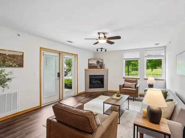 8206 Starr Grass Dr APT 105, Madison, WI 53719