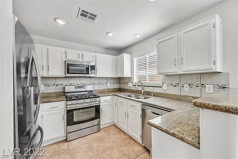 Building Photo - 3221 Fico Ave