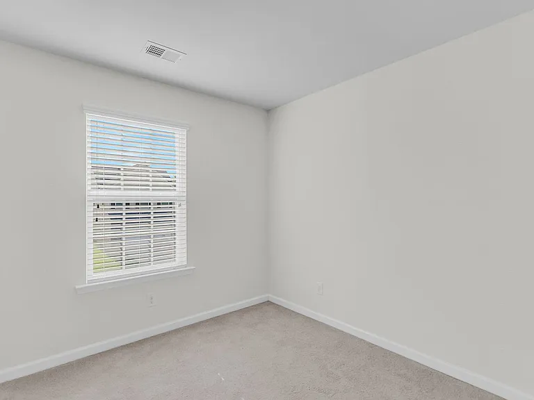 212 Longford Dr — Photo 26