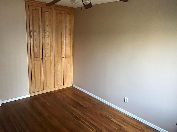 3rd image of 1502 N Hollywood Way APT B