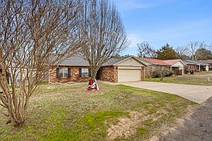 4th image of 355 Cedar Creek Dr