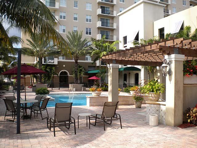 2nd image of 616 Clearwater Park Rd APT 1406