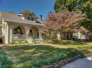 745 S Pickwick Ave, Springfield, MO 65802