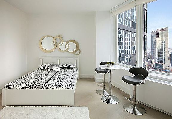 3rd image of 86 Fleet Pl APT 18M