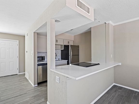 4th image of 105 W Doyle St APT 18