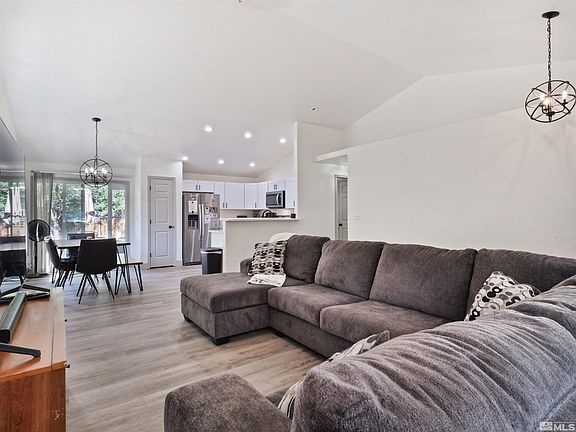 5th image of 1328 W Wales Ct