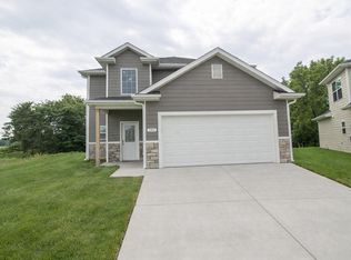 2802 Amberwood Ct, Columbia, MO 65203