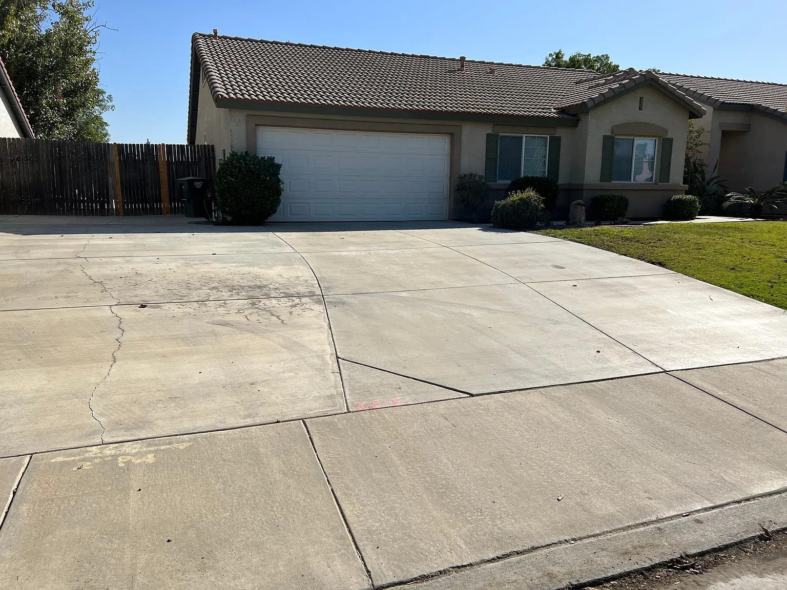 3 bed, 1268 sqft, $2,200 — Photo 2