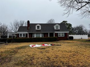 933 Hawthorn Dr, Sikeston, MO 63801