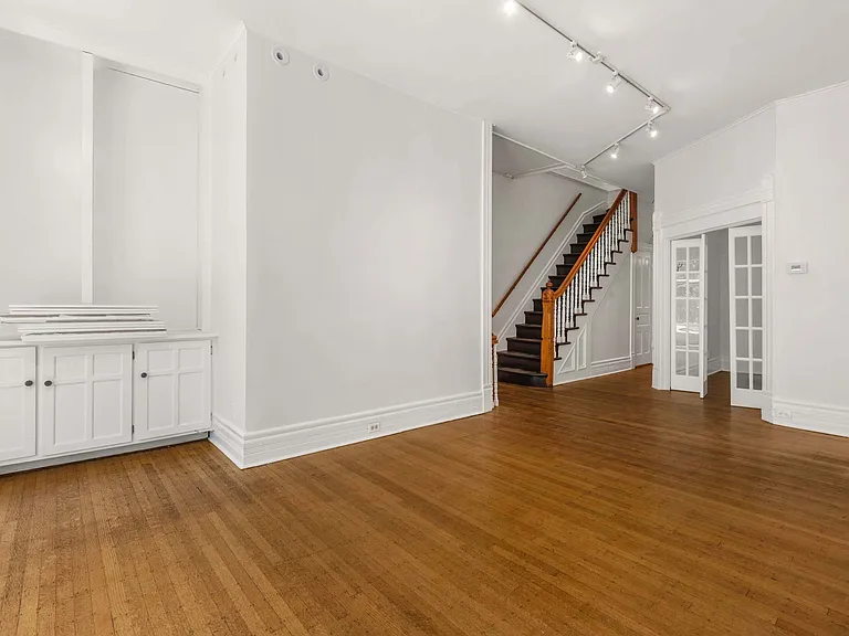 532 W Fullerton Pkwy — Photo 4