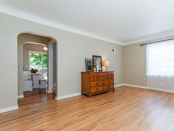 4th image of 2712 Dalewood Ave SE
