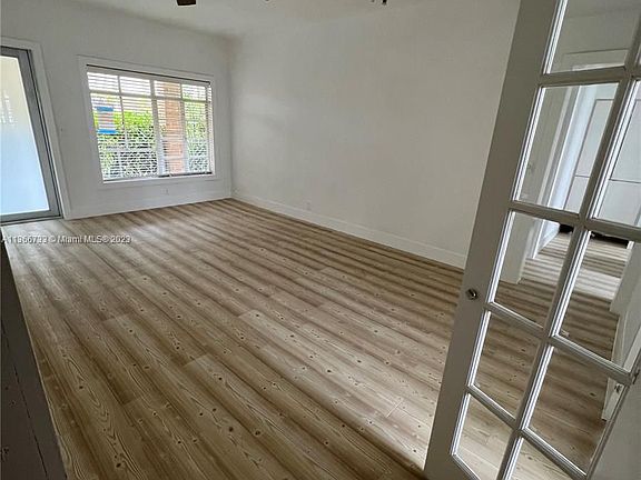4th image of 2131 Calais Dr APT 6