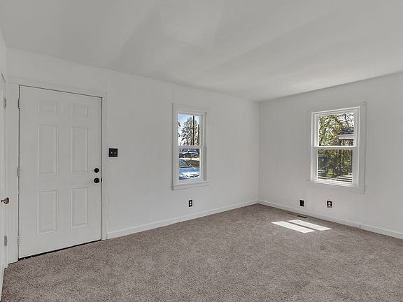 5th image of 326 Kenslo Ave