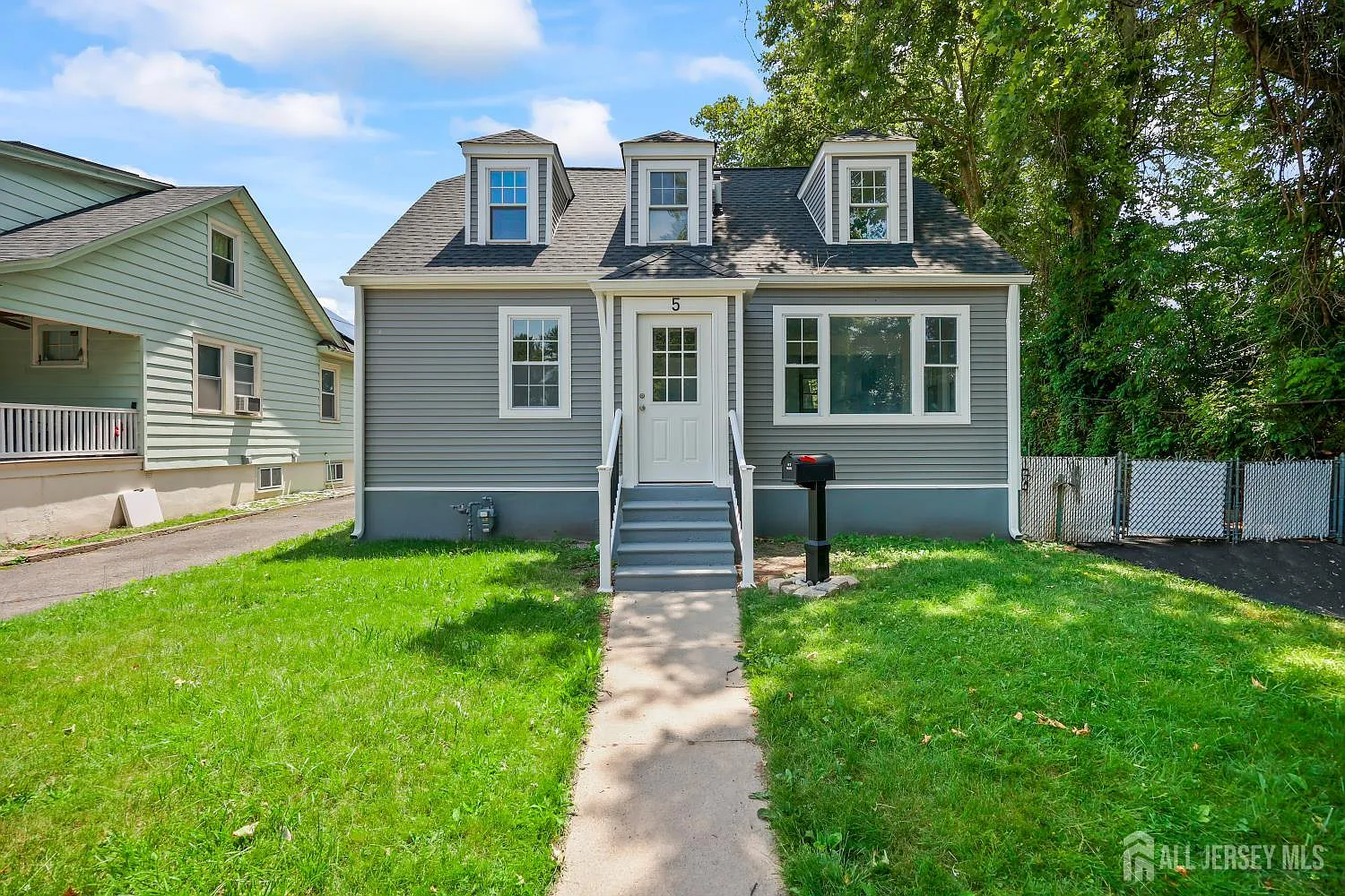 3 bed, 2.0 bath, 1170 sqft, $2,950 — Photo 1