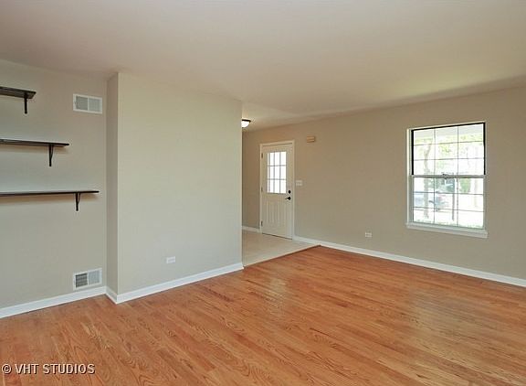 3rd image of 313 Richard Ct