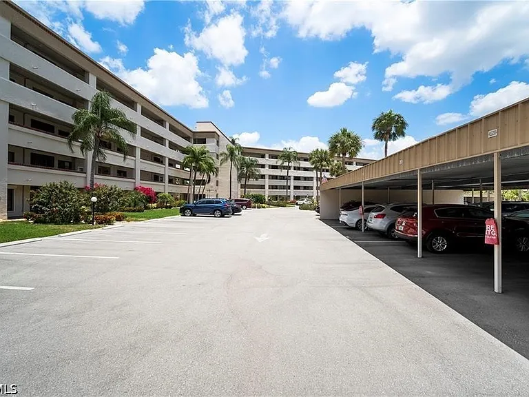 7430 Lake Breeze Dr #402 — Photo 21
