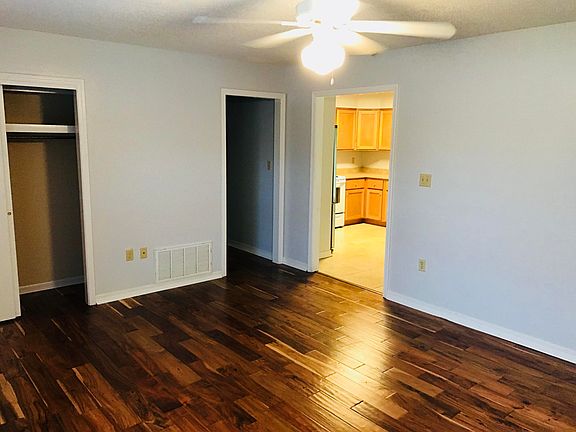3rd image of 543 Juanita Dr