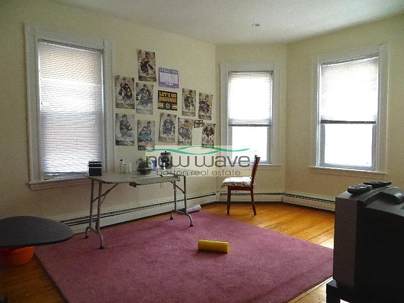 Building Photo - 70 Calumet St #2