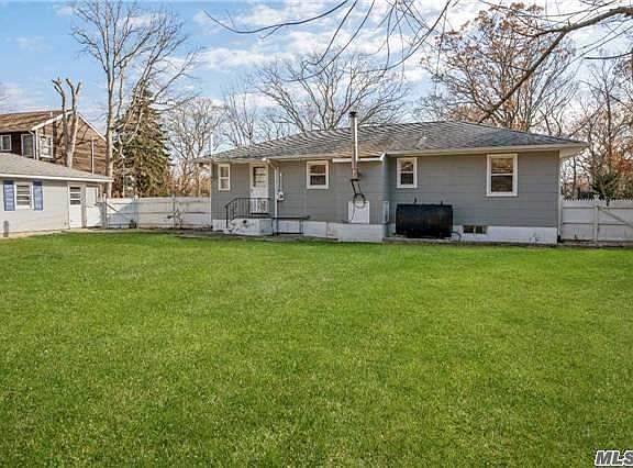 3rd image of 175 Smith Dr S