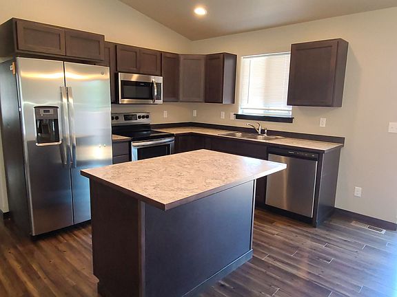 5th image of 3029 W Craig Ave