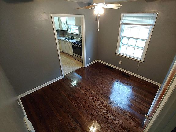 5th image of 4709 S Crysler Ave