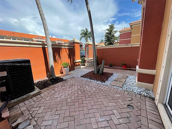 5th image of 6202 NW 116th Pl APT 442