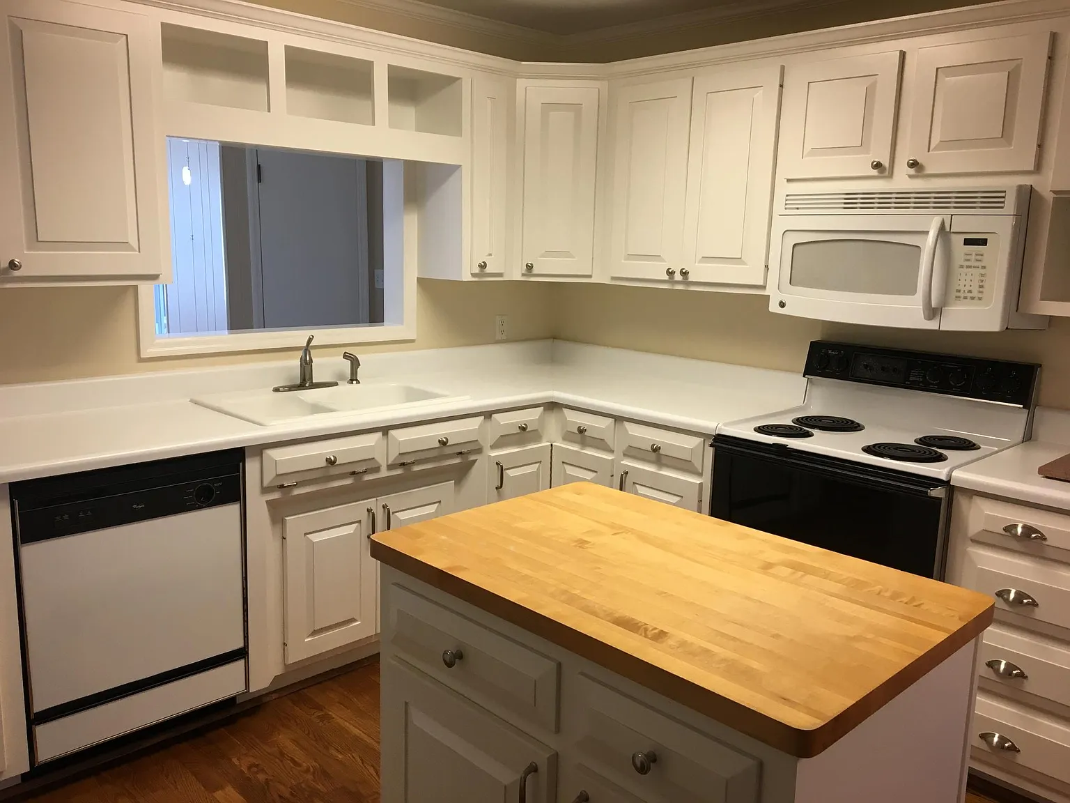 3 bed, 1700 sqft, $1,700 — Photo 3