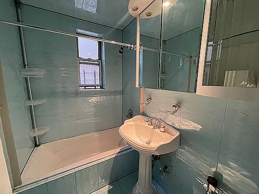 3rd image of 65-35 Yellowstone Blvd #1D