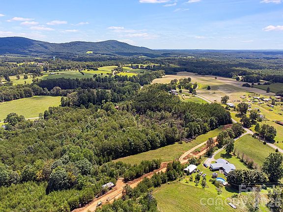 4th image of 211 Luckadoo Rd