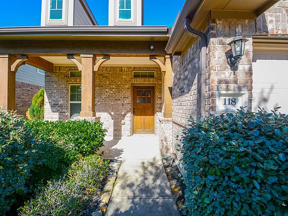 3rd image of 118 N Heritage Mill Cir