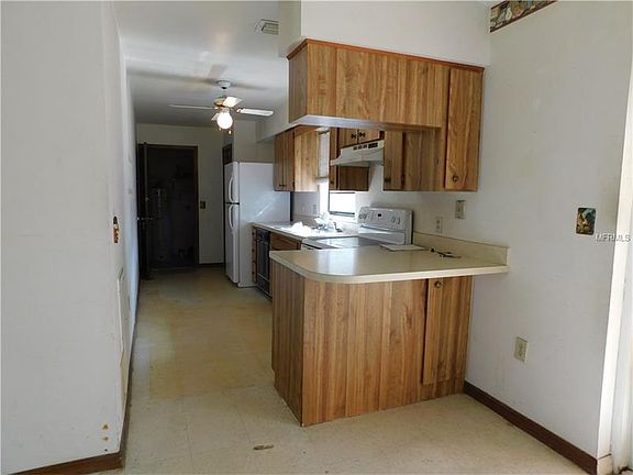 3rd image of 5560 Orange Ave