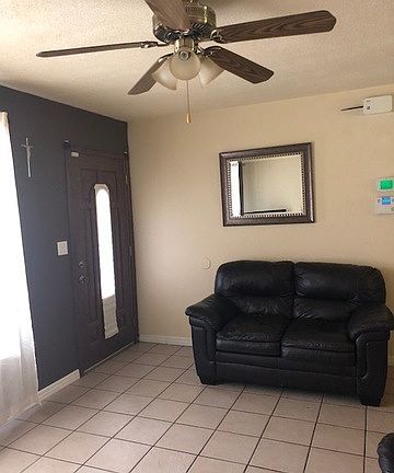 3rd image of 4638 Pintoresco St